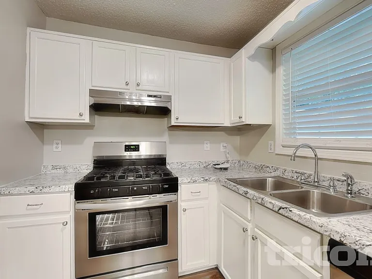204 Campbell Dr — Photo 6