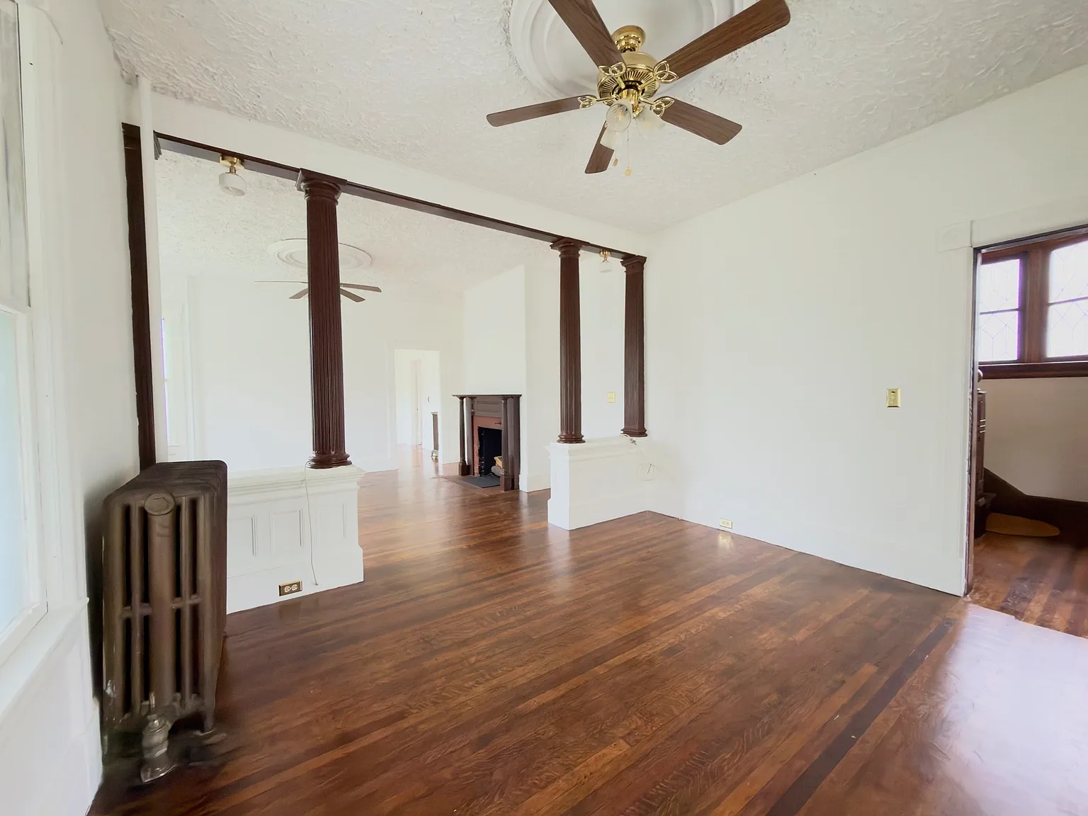 2 bed, 1.0 bath, 1385 sqft, $1,700 — Photo 2