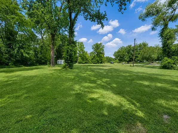 3320 S Pipestone Rd, Sodus, MI 49126