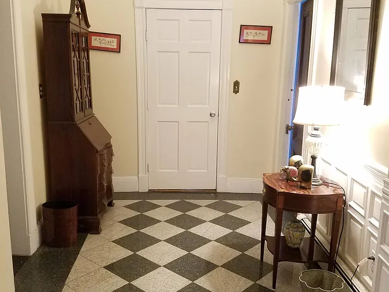 14 Hillside St — Photo 4