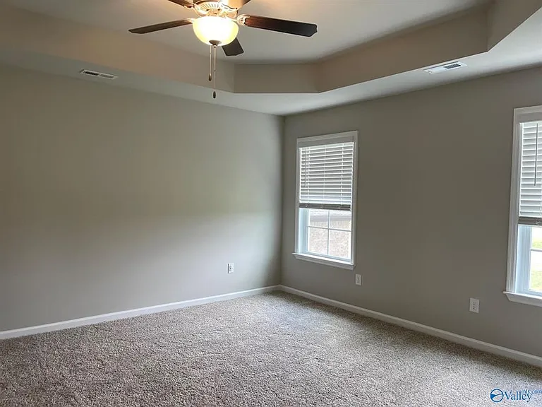 102 Wyatt Miles Ln — Photo 10