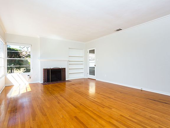3rd image of 3142 Olive St