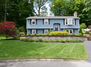 13 Butler Dr, Lowell, MA 01852