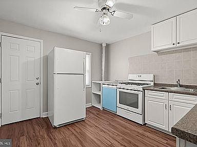 5th image of 1828 Light St
