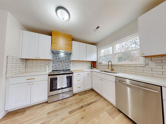 4th image of 1837 Burgandy Dr