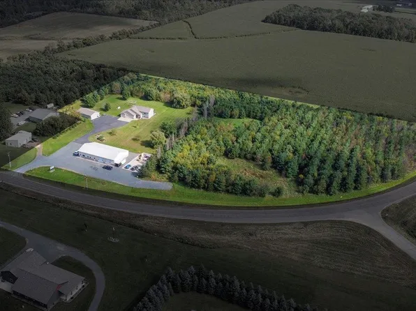 314 75th St #F, Clear Lake, WI 54005