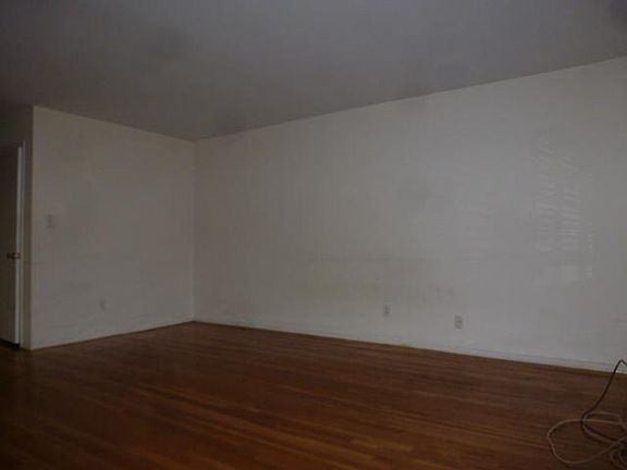 4th image of 15610 78th St