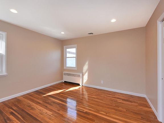 3rd image of 279 Hendrickson Ave Floor 2