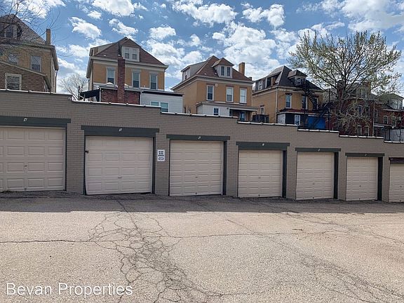 4th image of 202 Laurel Ave #206