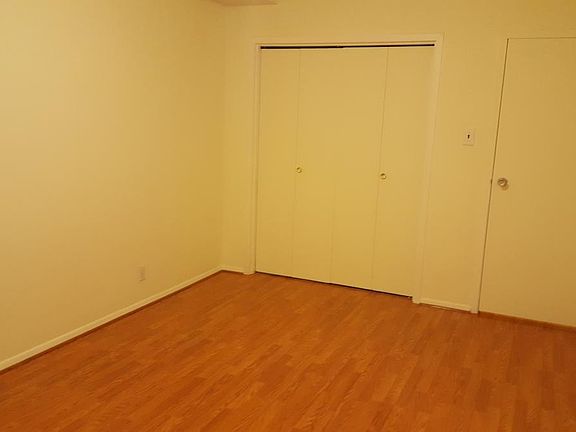Bed Room 1 (another view)