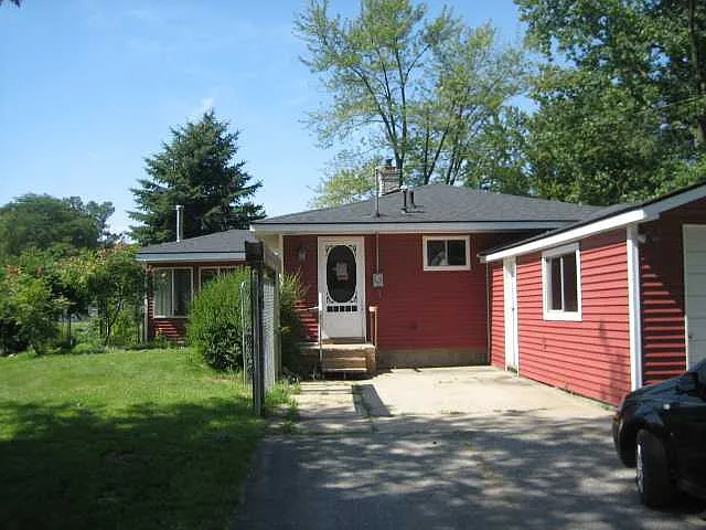2140 Hardy Ln photo 1