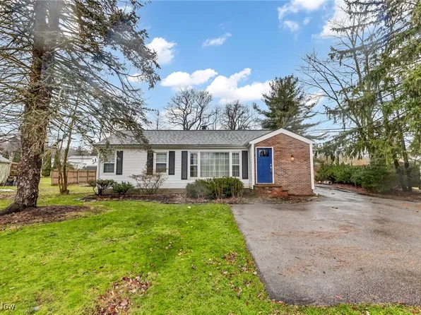 8376 Eagle Rd, Kirtland, OH 44094