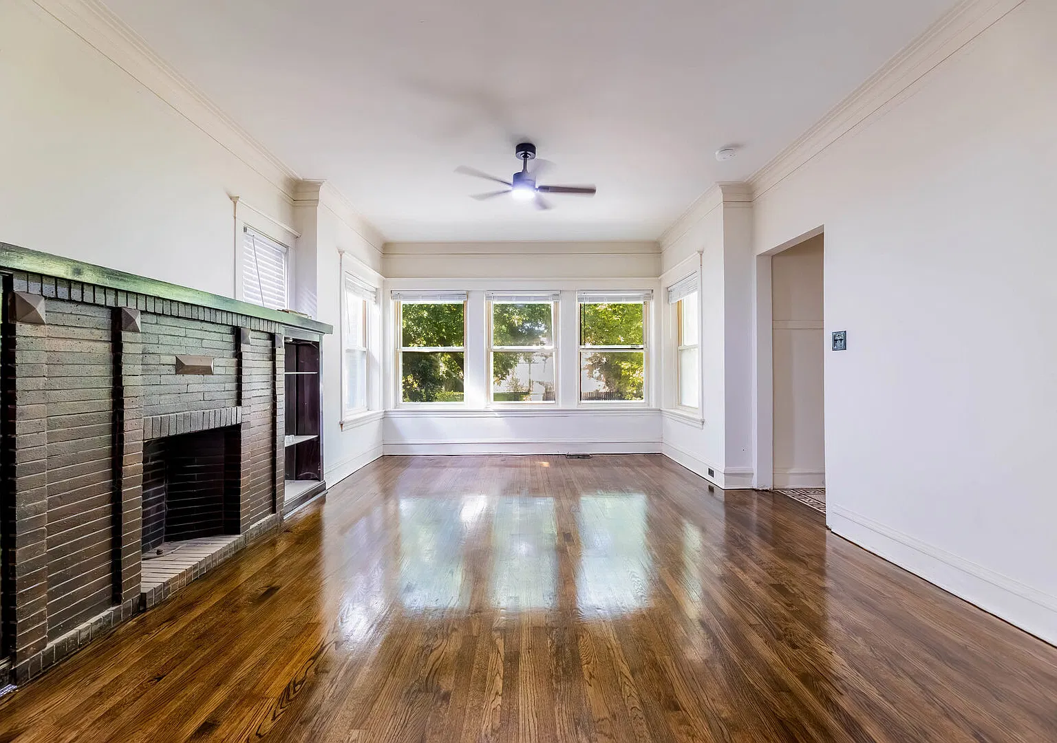 3 bed, 1270 sqft, $2,500 — Photo 4