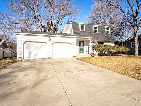 2nd image of 1914 Patricia Ln