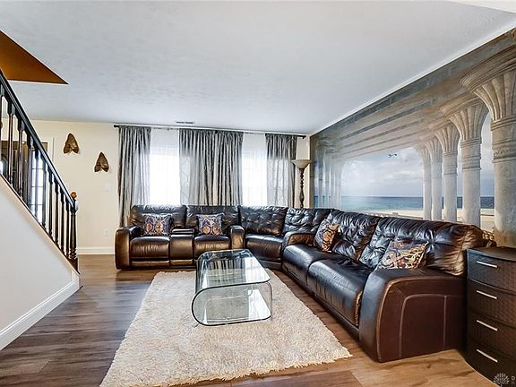 3rd image of 6903 Coburn Ct