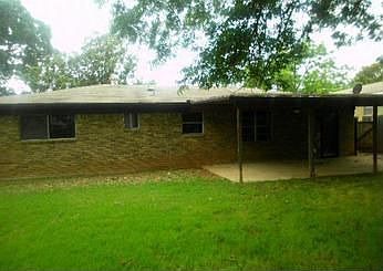 2nd image of 1009 W Vilbig St