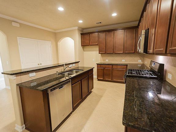 Huge Kitchen with all appliances included 