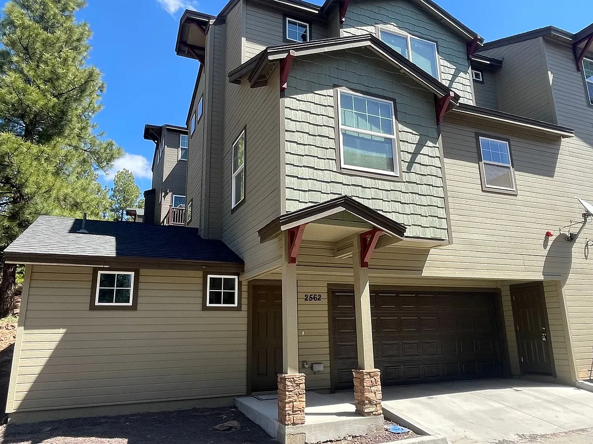 Building Photo - 2562 W Cripple Creek Dr #1