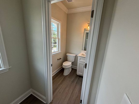 5th image of 7805 Atlantic Ave