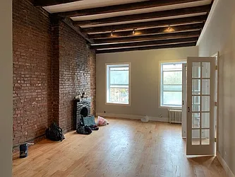 Rented by Salon Realty Corp