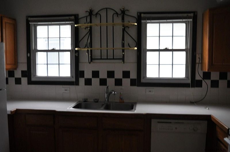 5th image of 2333 HARRISON Avenue
