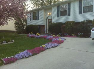 120 Pepperidge Pl, Sterling, VA 20164