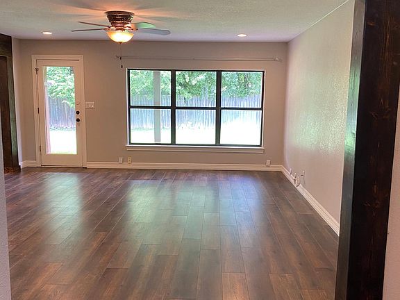 Living room , view from entry way