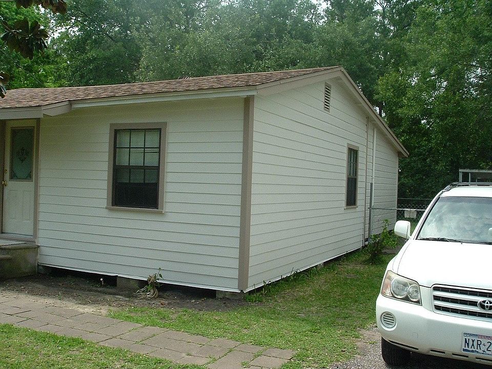 2nd image of 138 Mary Ln