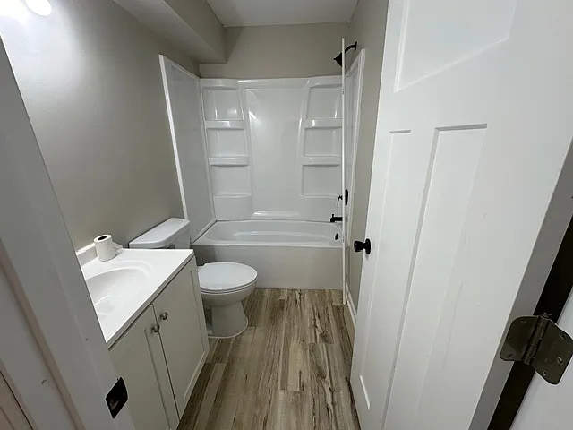 15476 Pennock Ln — Photo 25