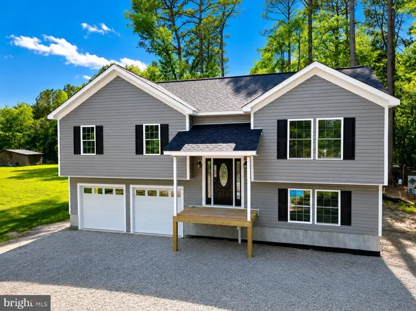 275 Greenway Dr, Colonial Beach, VA 22443