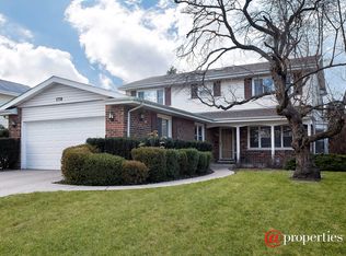 1730 Larkdale Rd, Northbrook, IL 60062