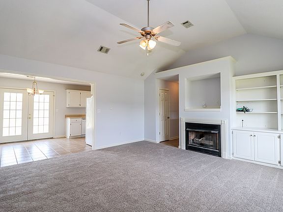 2nd image of 203 Eagles Nest Ln