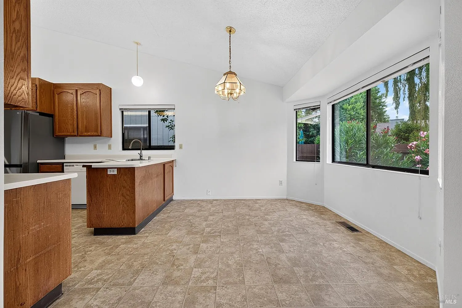 527 Mallory Avenue - Photo 10