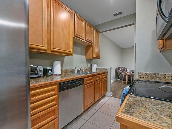 3rd image of 15284 Us Highway 331 Business Unit 6E
