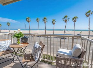 228 E Surfside Dr, Port Hueneme, CA 93041