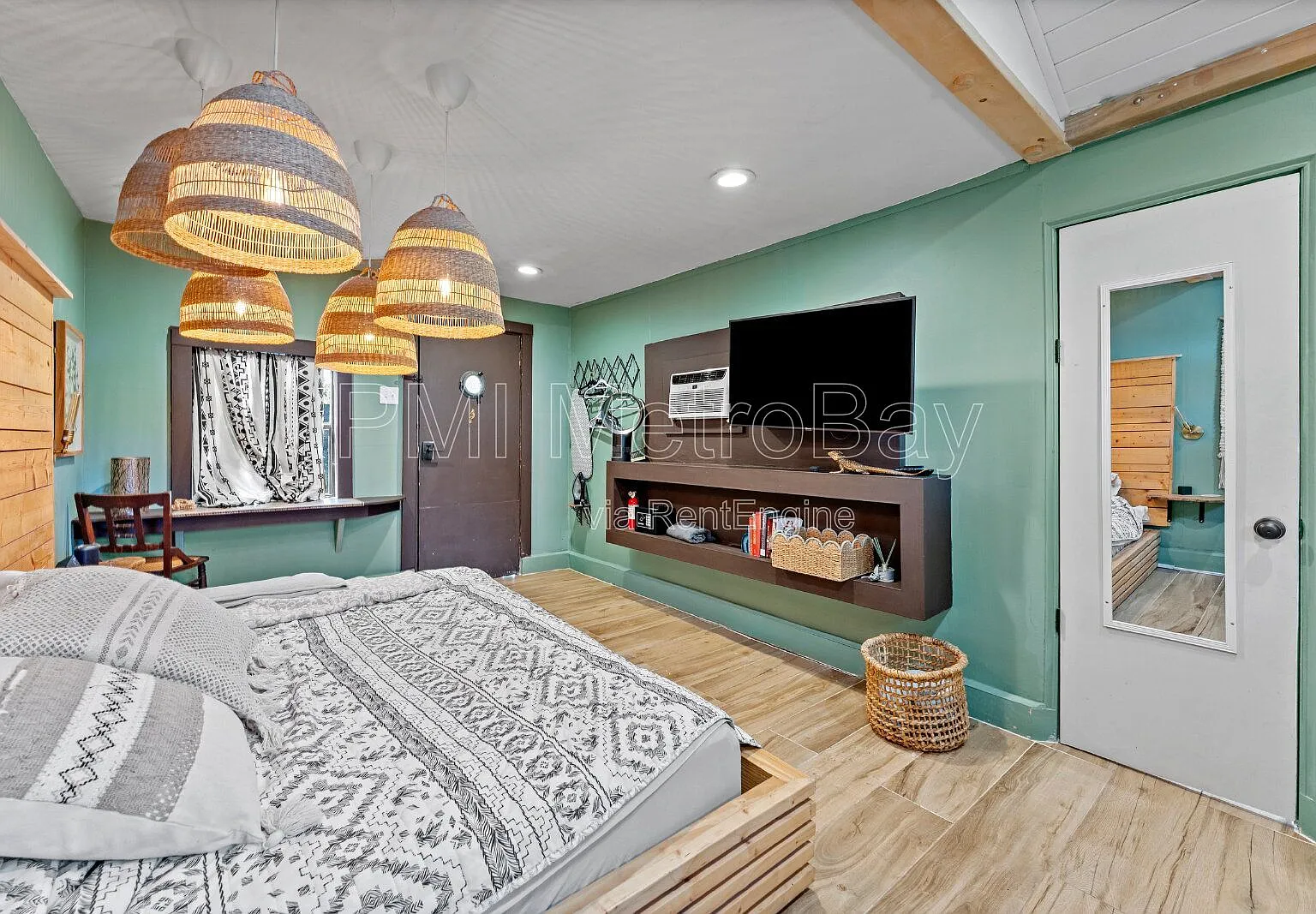 Studio, 1.0 bath, 60 sqft, $1,350 — Photo 4