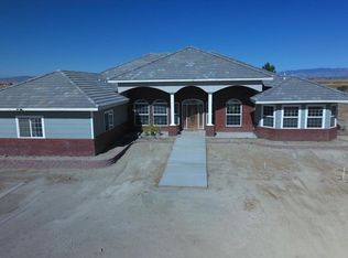 1527 La Linda Ln, Rosamond, CA