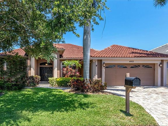 2nd image of 4922 Queen Palm Ter NE