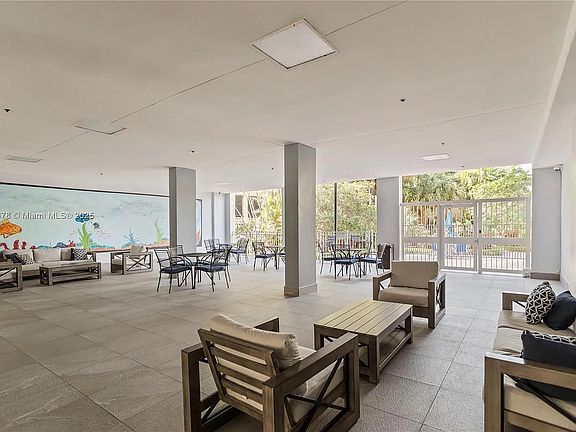 3rd image of 19390 Collins Ave APT 1502