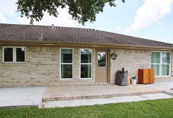 4th image of 106 Garden Pl