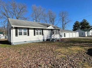 119 Young Dr, Fairfield, IL 62837