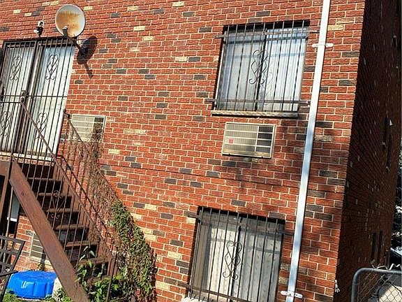 5th image of 541 Logan Ave