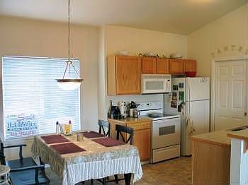 2nd image of 1101 Bonneville Ave APT B203
