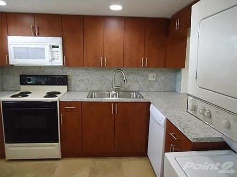 1st image of 220 W Park Dr APT 204