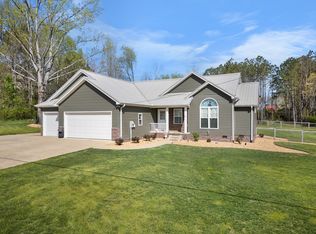 905 S Main St, Saint Joseph, TN 38481