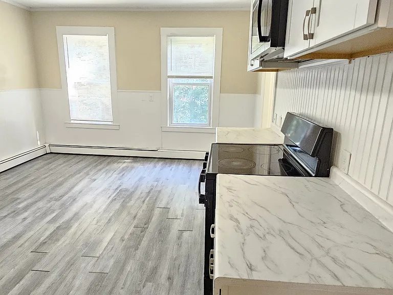 93 Arthur St #2W — Photo 6