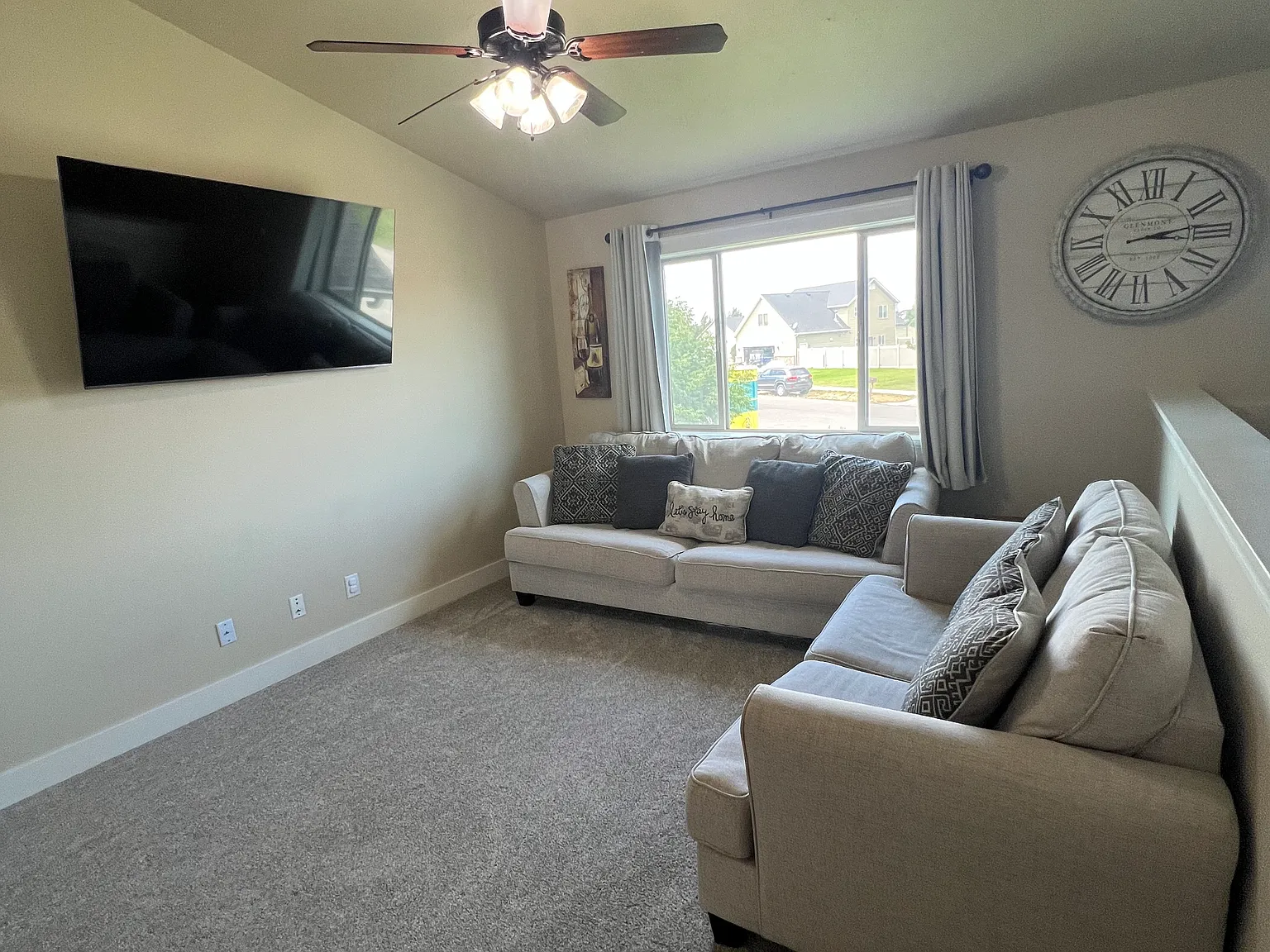 3 bed, 1686 sqft, $2,200 — Photo 2