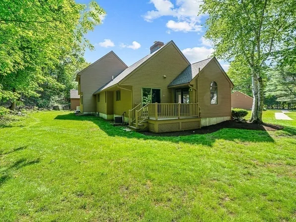 22 Grove Pl Unit 4, Winchester, MA 01890