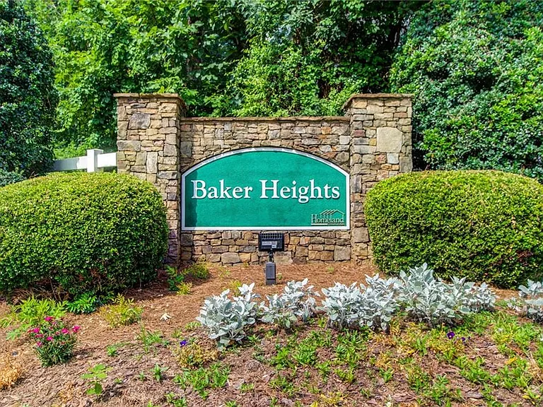 2470 Stonegate Dr NW — Photo 35