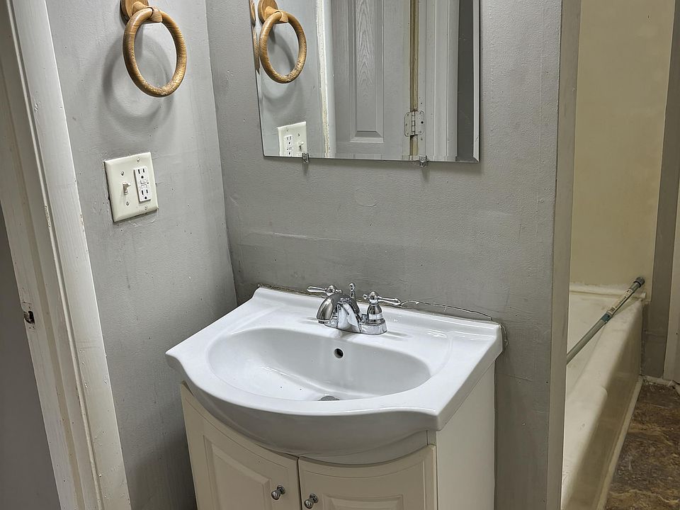 118 North Walnut Street B 118 N Walnut St Springfield IL Zillow